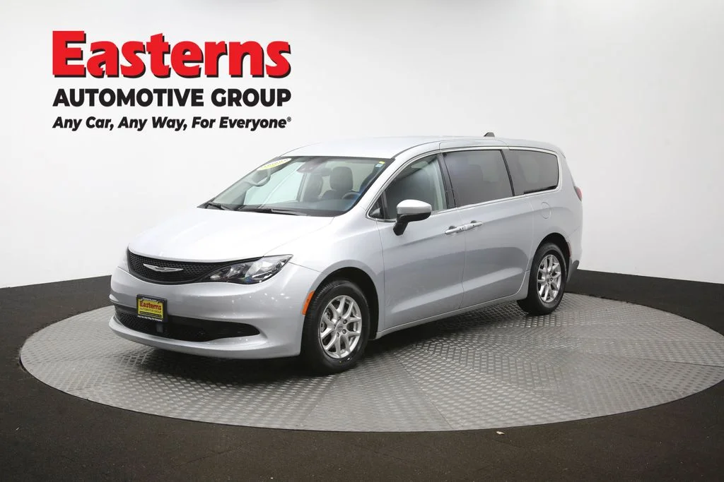Used 2023 Silver Chrysler LX image 56