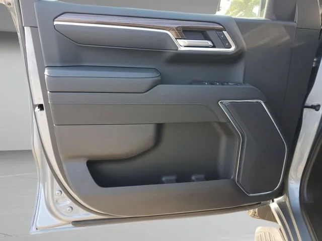 Used 2024 Sterling Gray Metallic Chevrolet LT Trail Boss image 12