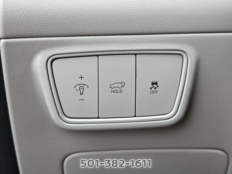 Used 2024 White Pearl HYUNDAI SEL FWD *LTD AVAIL* image 30