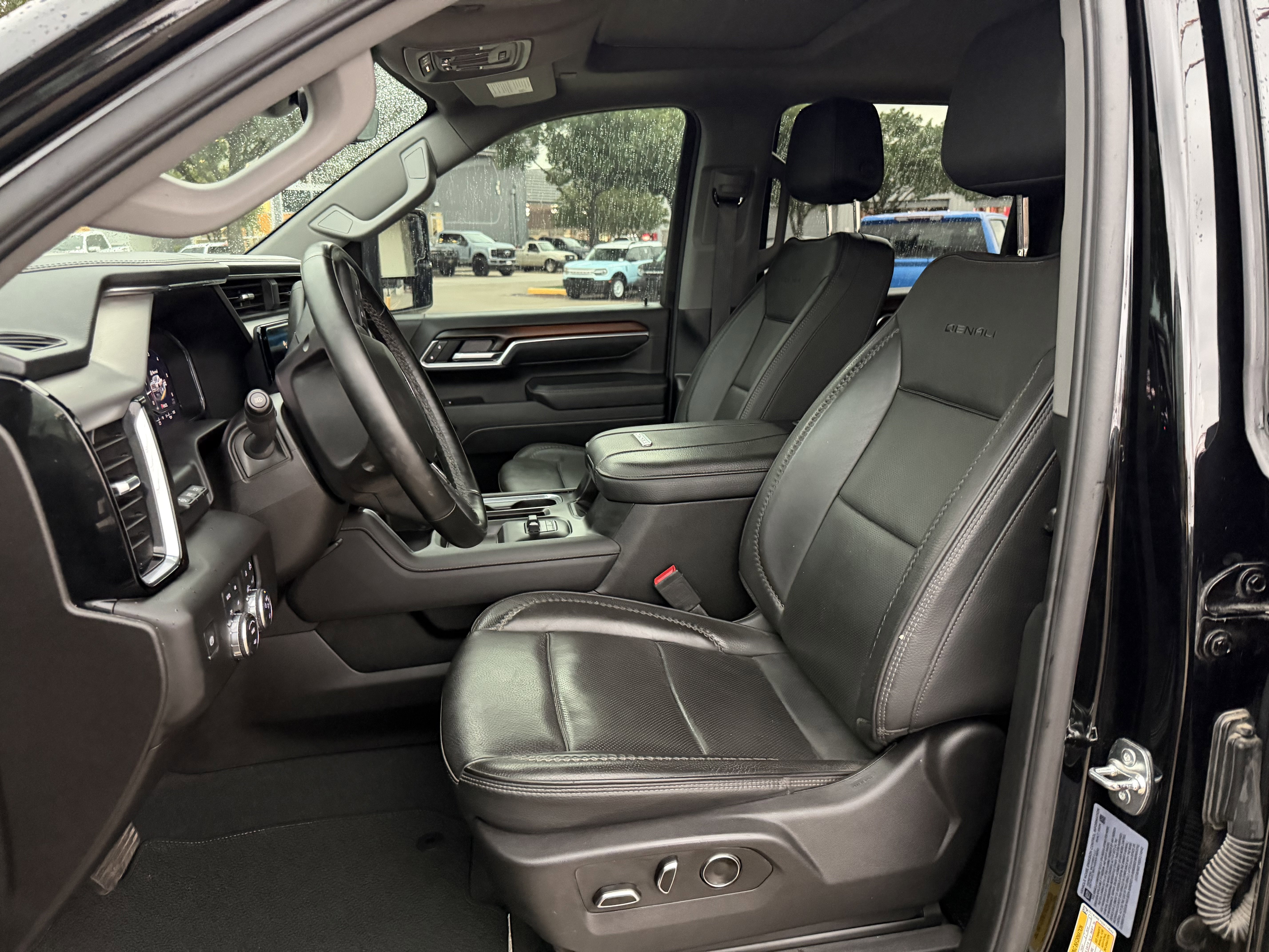 Used 2025 Onyx Black GMC Denali image 18