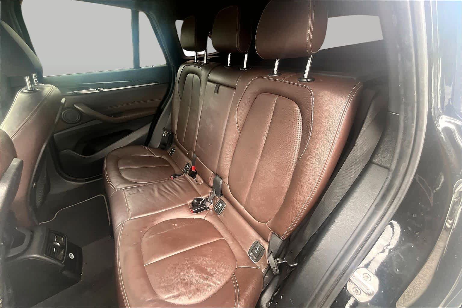 Used 2018 Black Sapphire Metallic BMW sDrive28i image 19