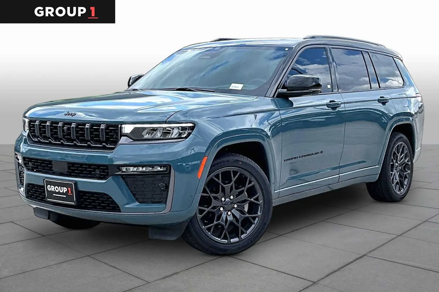 2026 Jeep Grand Cherokee L Summit 4x4's photo