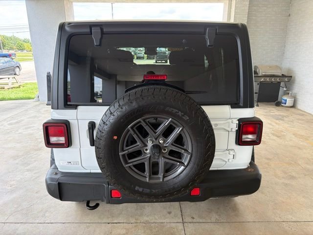 Used 2024 White Jeep Sport S image 5