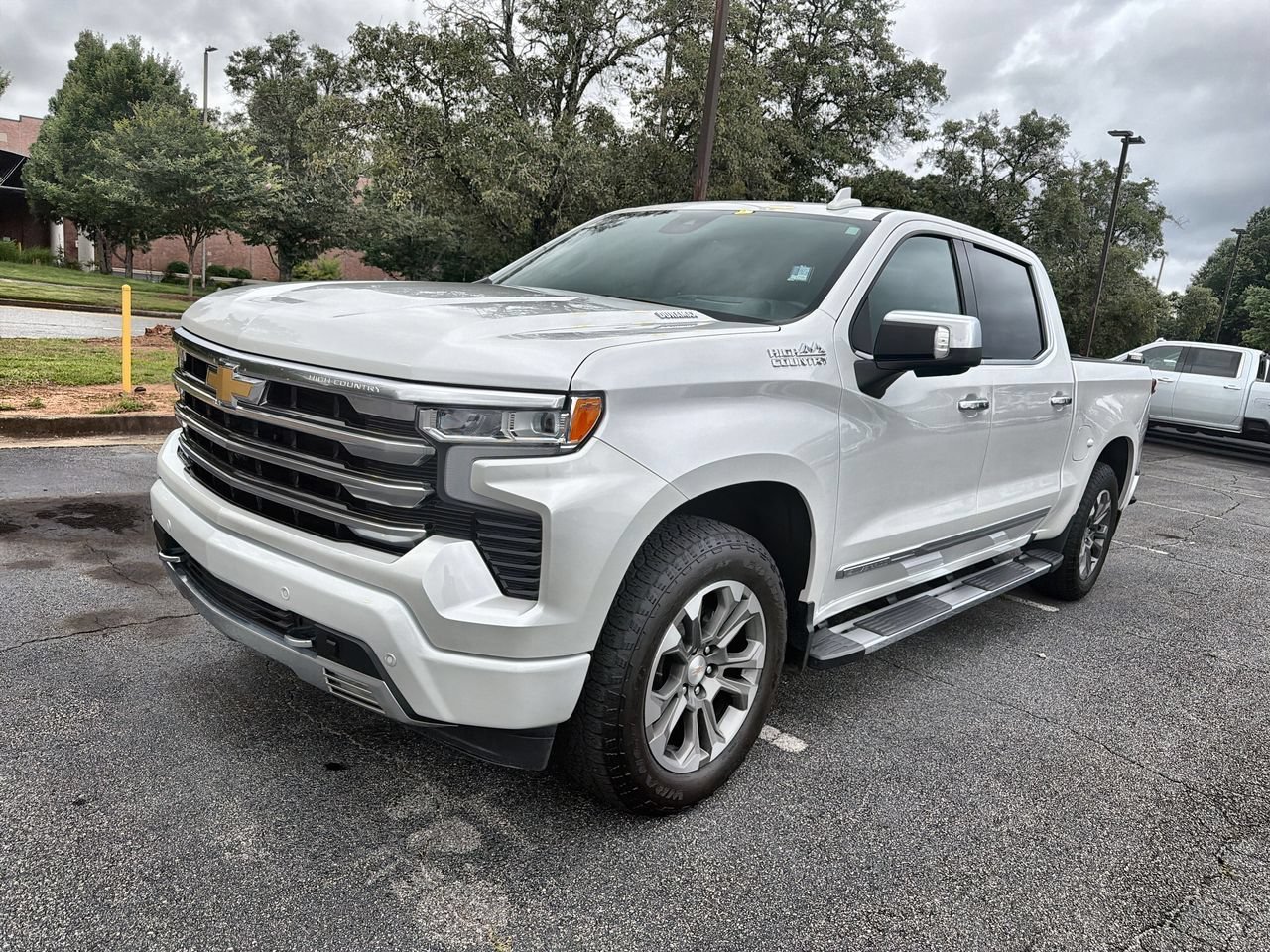 Used 2024 Iridescent Pearl Tricoat Chevrolet High Country image 4