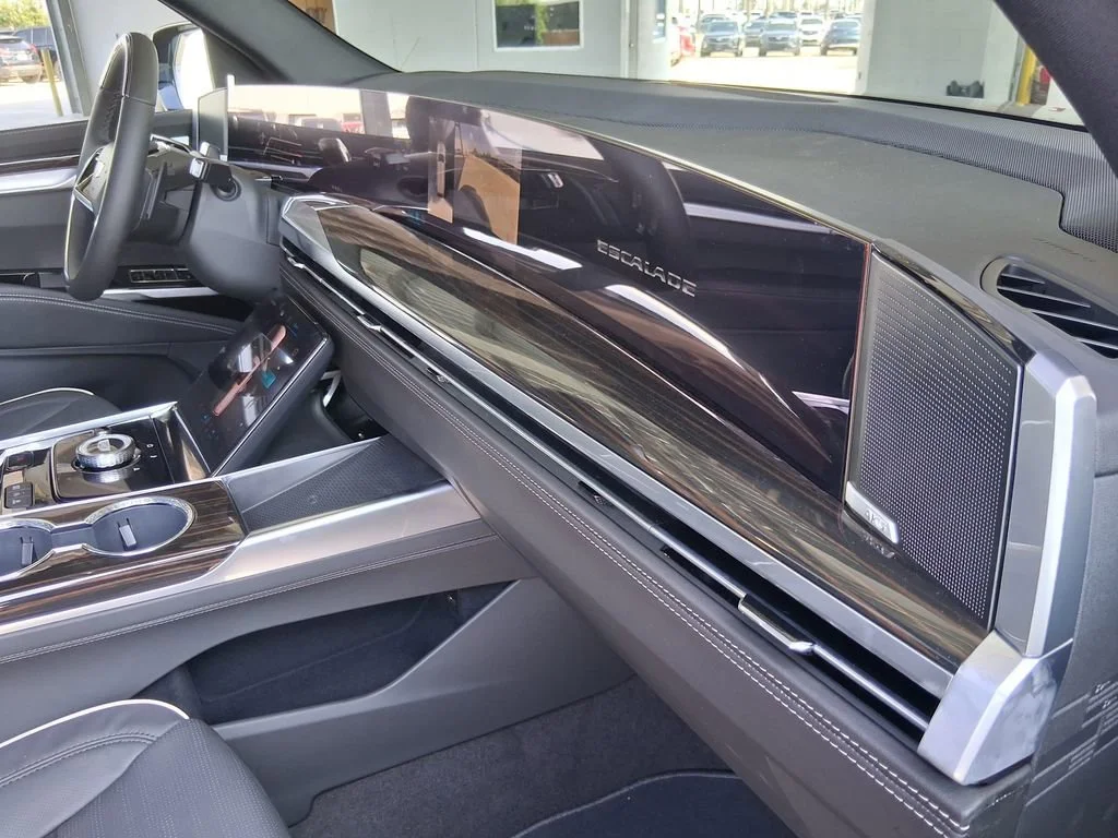 2026 Cadillac Escalade Luxury - Photo 17