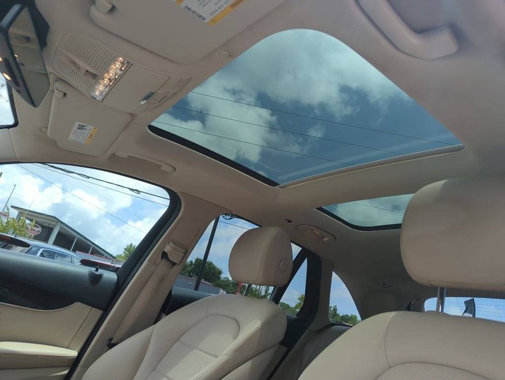 Used 2022  Mercedes-Benz GLC 300 image 28