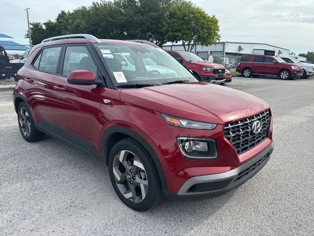 Used 2025 Red Hyundai SEL image 3
