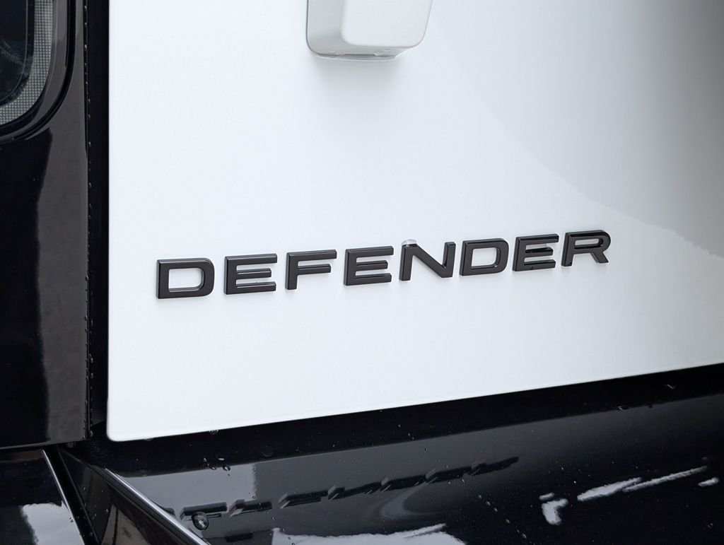 New 2026 Fuji White Land Rover V8 image 33