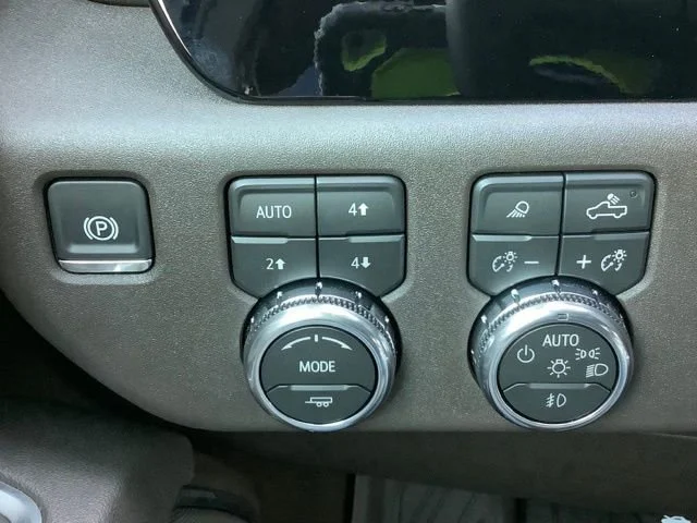 2026 GMC Sierra 3500HD SLT - Photo 21