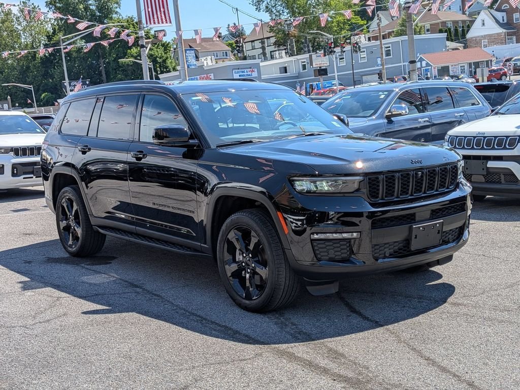 Used 2023 Black Jeep Limited image 4
