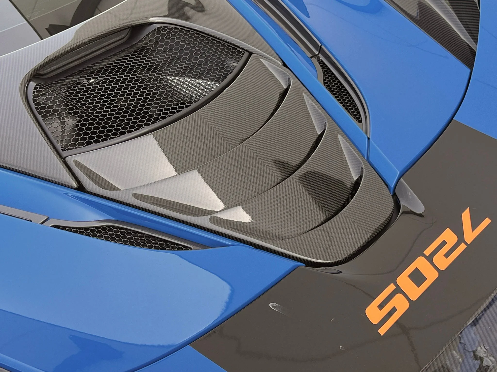Used 2018 Blue McLaren Performance image 43