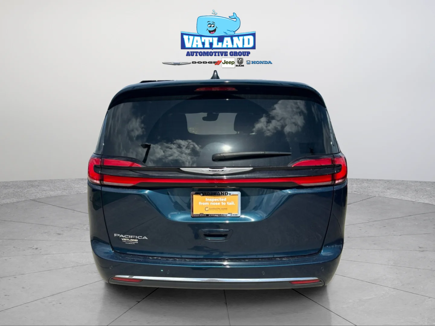 Used 2025 Blue Pearl Chrysler Select image 4