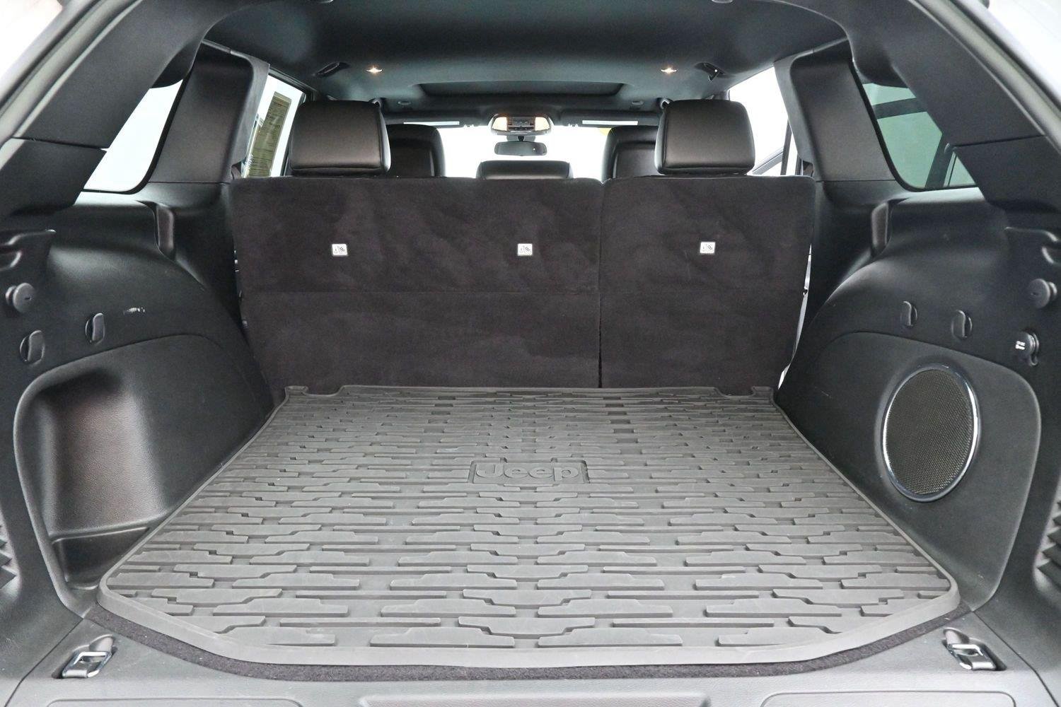 Used 2021 Bright White Clearcoat Jeep Laredo X image 9