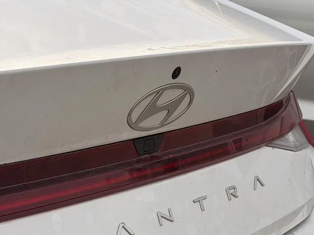 Used 2024 White Hyundai SEL image 18