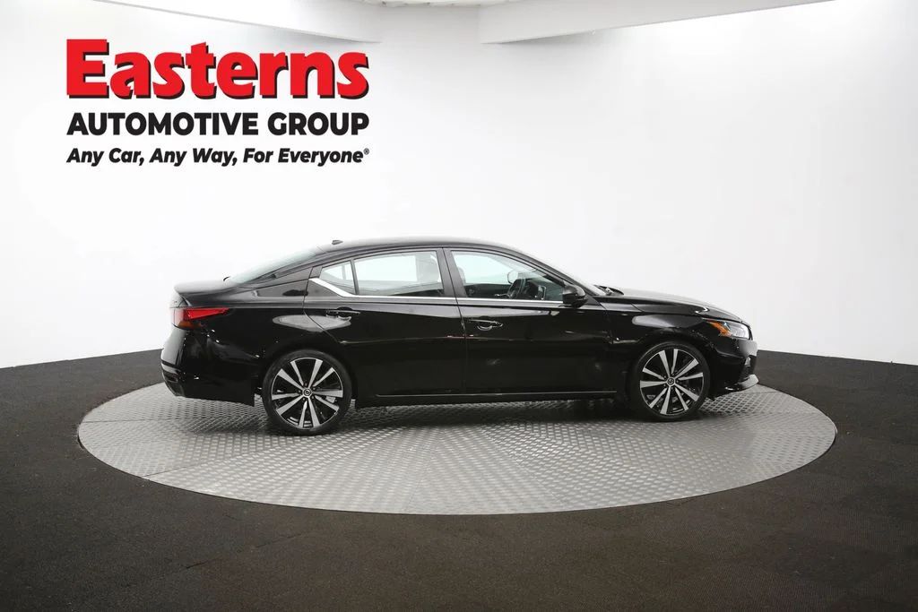 Used 2020 Black Nissan 2.5 SR image 42