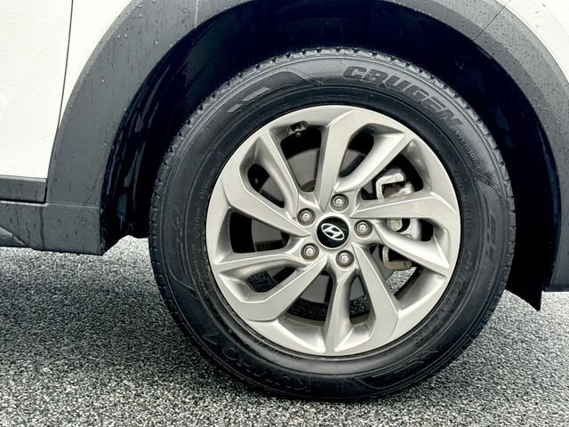 Used 2017 White Hyundai SE image 10