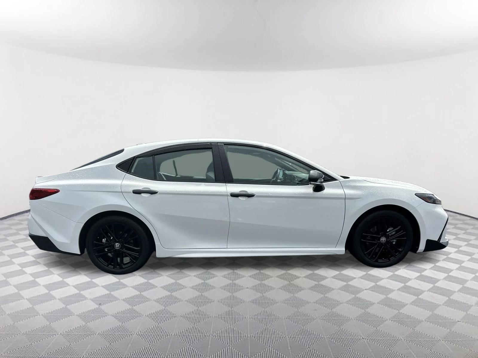 Used 2026 Ice Cap Toyota SE image 4