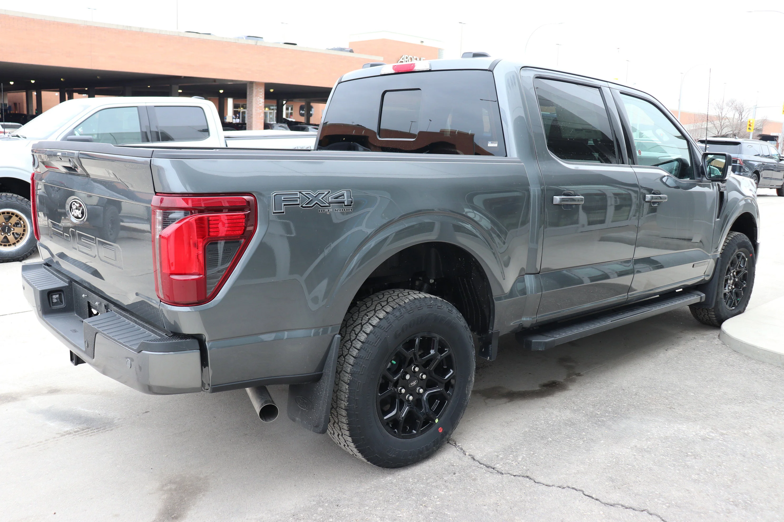 New 2026 CARBONIZED GREY METALLIC Ford XLT image 4