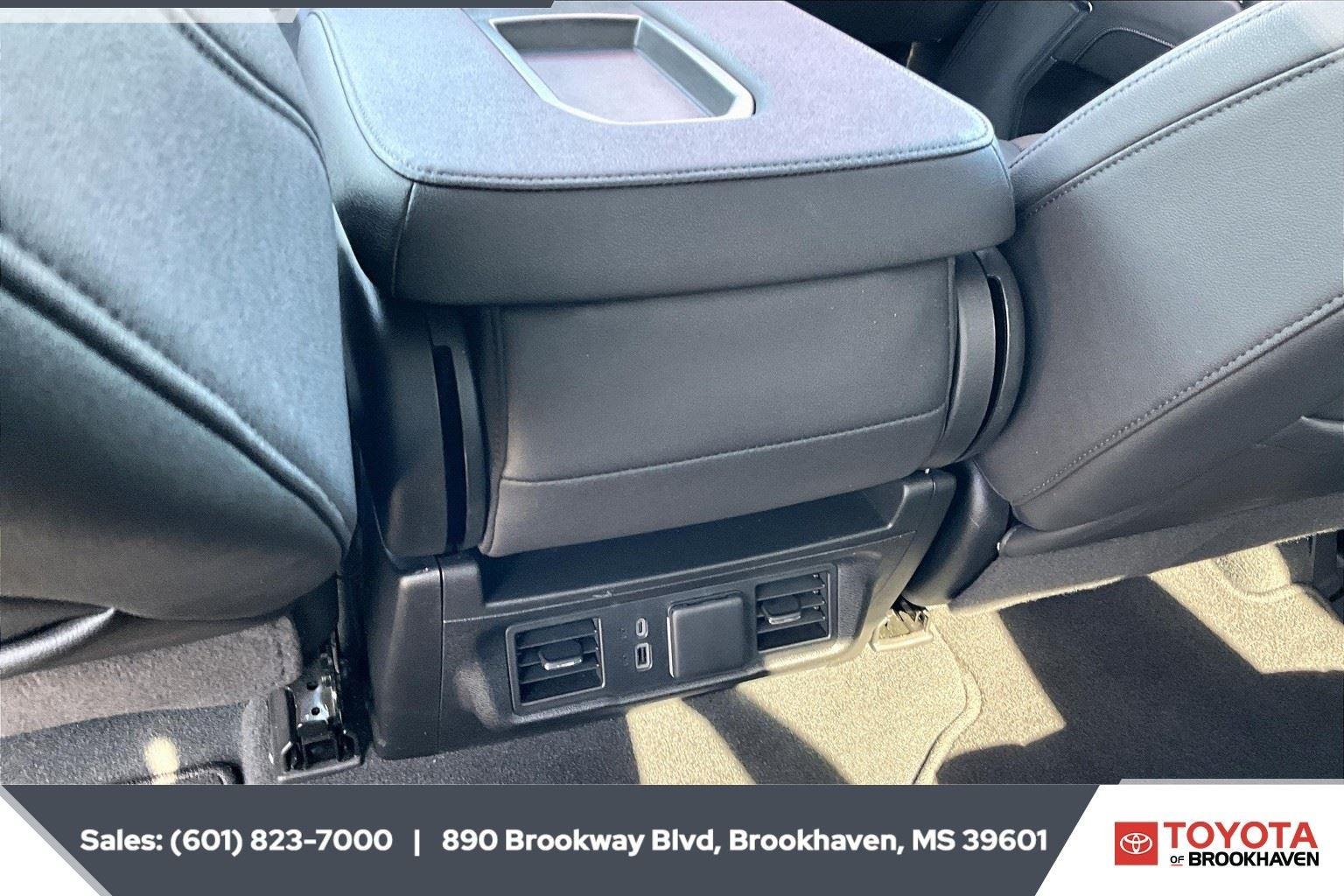 2024 GMC Sierra 1500 SLT - Photo 24