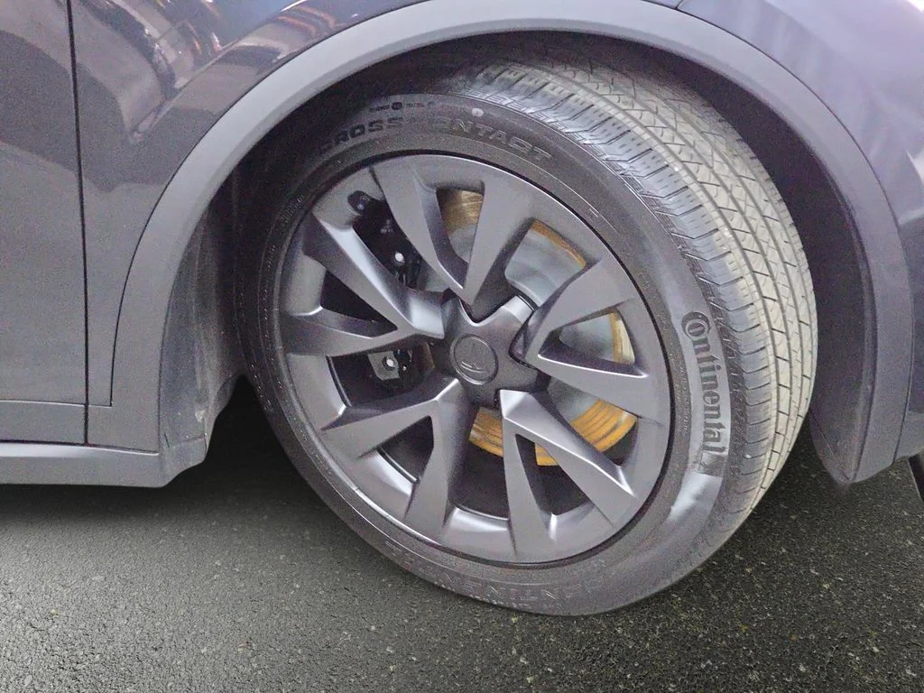 Used 2025 Stealth Gray Tesla Base image 34