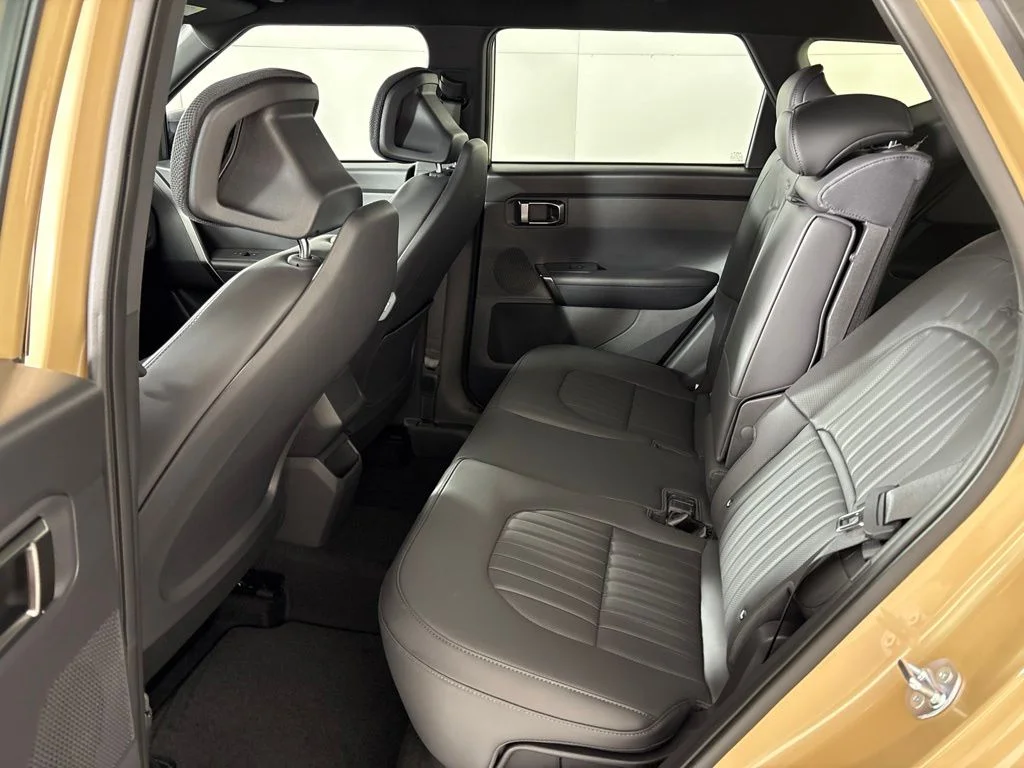 New 2027 Terrain Brown / Black Roof Kia X-Line S image 23