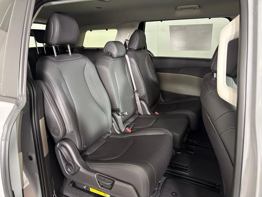 New 2026 Ceramic Silver Kia EX image 45