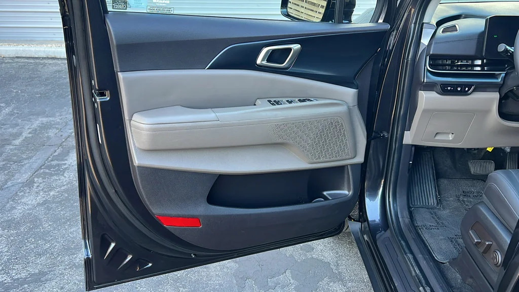 Certified Used 2026 Metal Kia LXS image 23