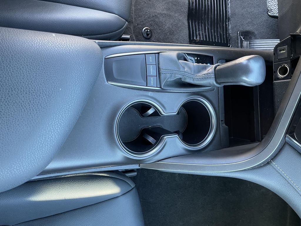2024 Toyota Camry SE - Photo 20