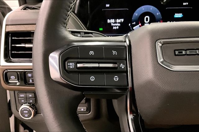 Used 2025 White Frost Tricoat GMC Denali Ultimate image 27