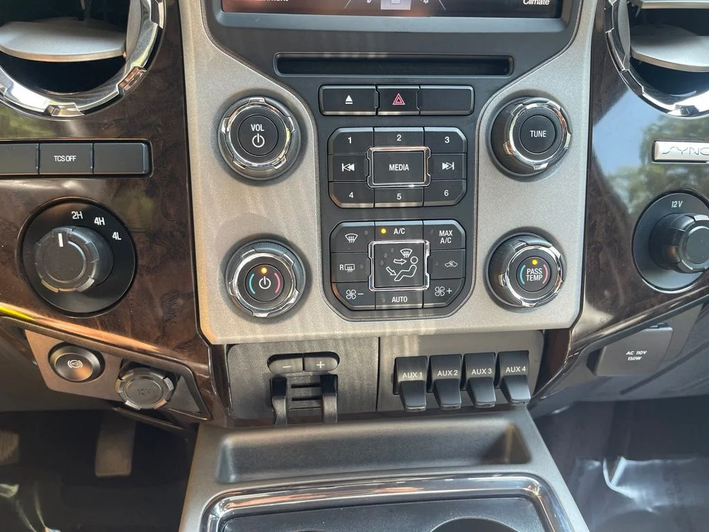 Used 2016 Silver Ford Platinum image 22