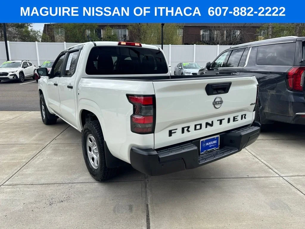 Used 2022 White Nissan S image 3