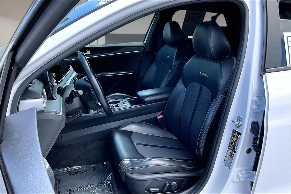 Used 2022 White Kia GT-Line image 19