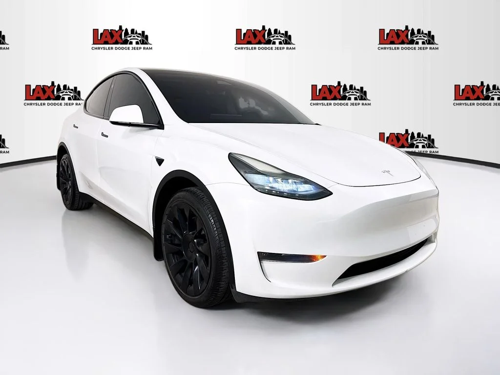 Used 2024 White Tesla Long Range image 1