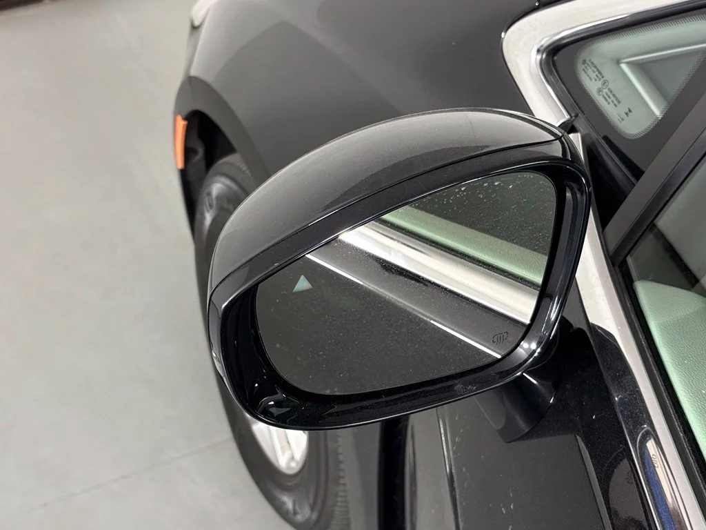 Used 2024 Black Chrysler Touring L image 13