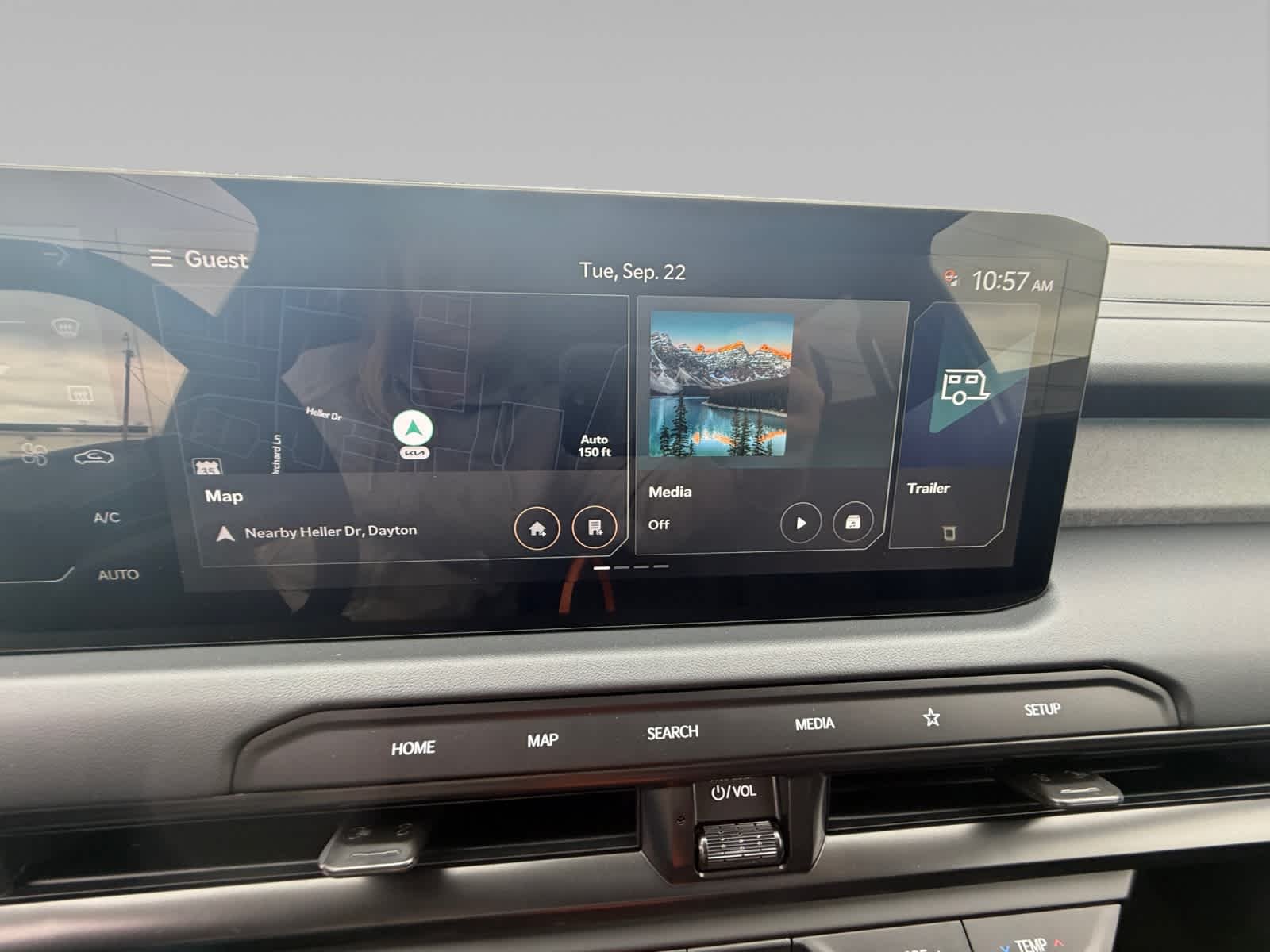 New 2027 Glacial White Pearl Kia X-LINE SX image 15