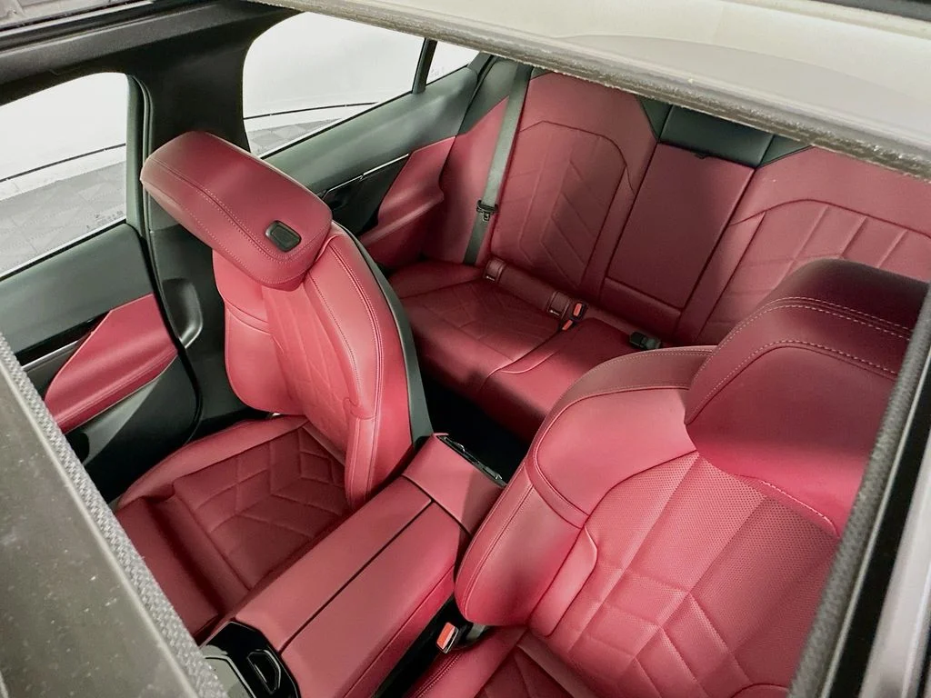 2025 BMW 5 Series 530i - Photo 22