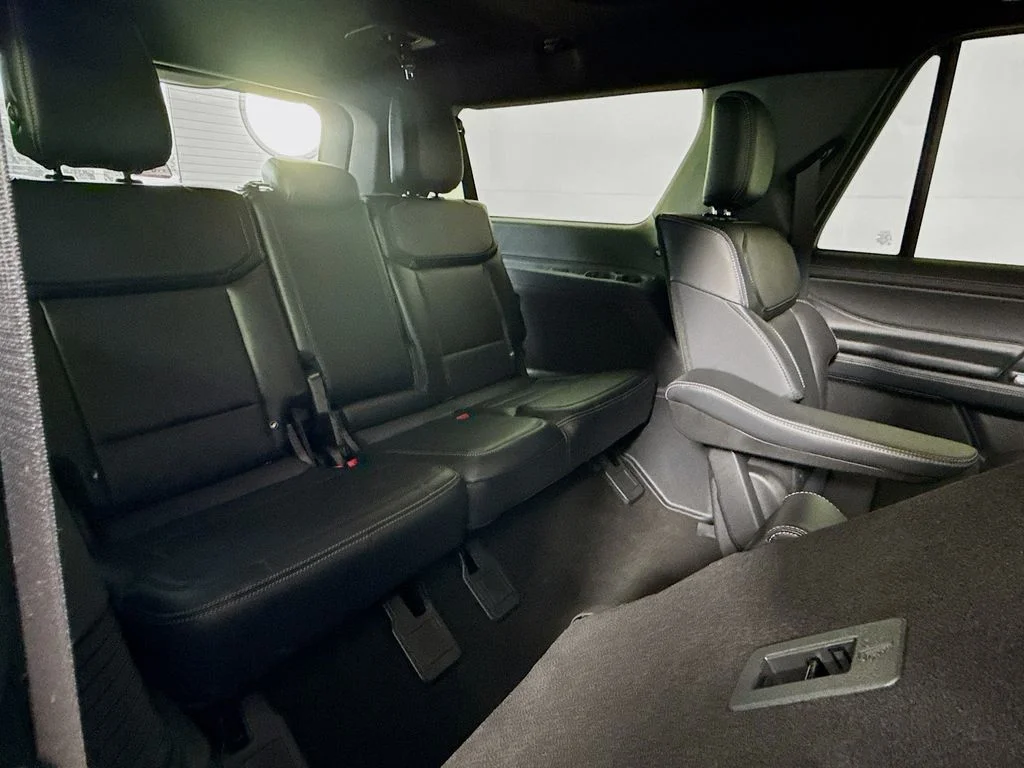 New 2026 Space Silver Metallic Ford MAX Platinum® image 29