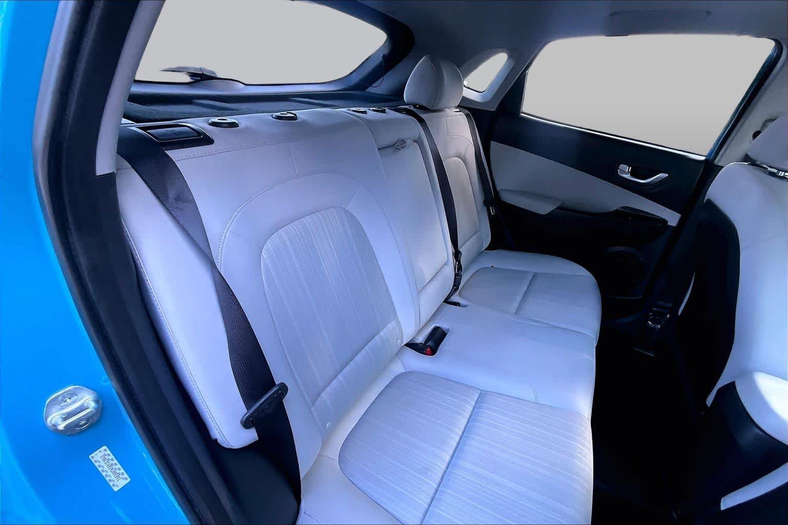 Used 2022 Teal Isle Hyundai SEL image 19