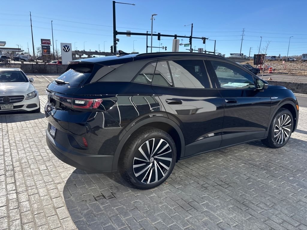 New 2026 Deep Black Pearl Volkswagen Pro image 5