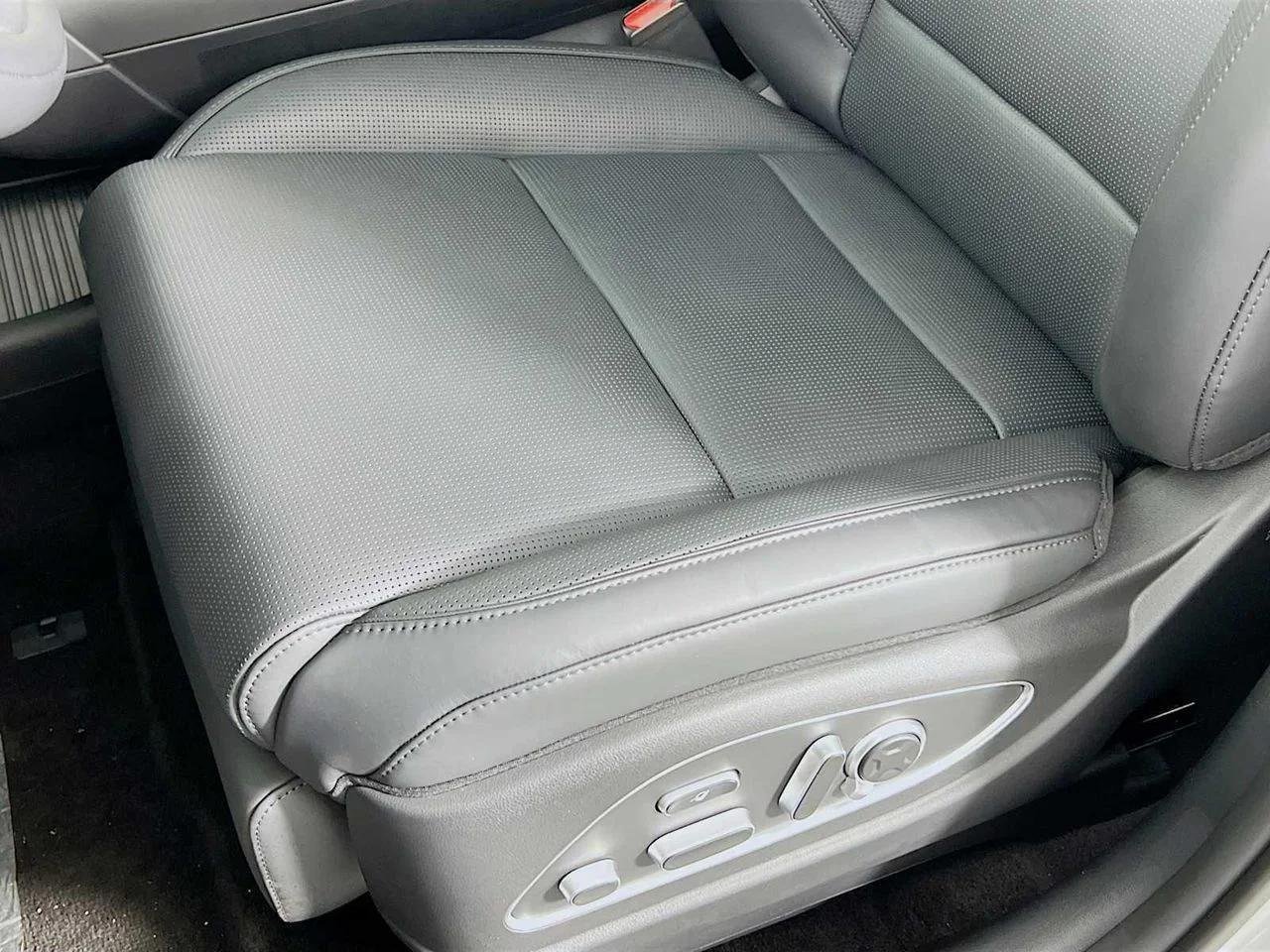 2026 Hyundai Palisade Calligraphy in Silver at Nucar — photo 19