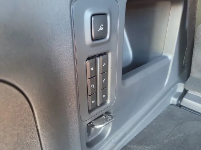 New 2027 Gray Metallic Ford Platinum image 12