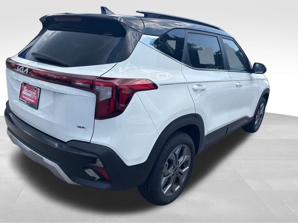 Used 2024 White Kia SX image 14