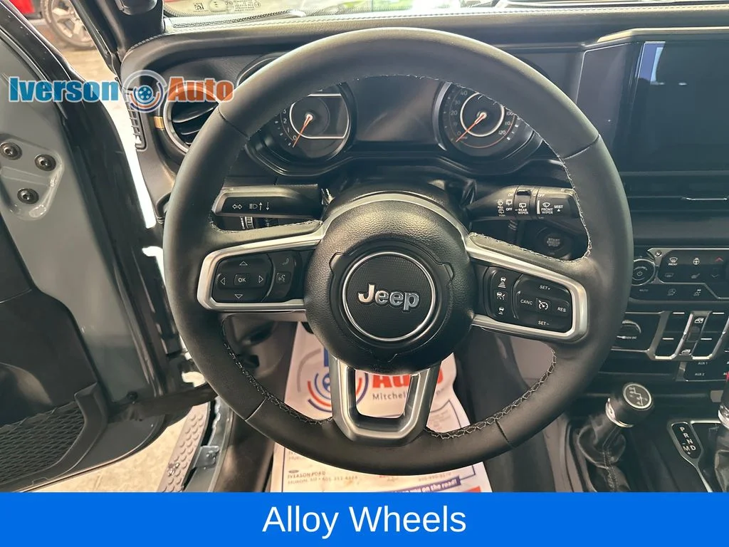 Used 2026 Gray Jeep Sahara image 15