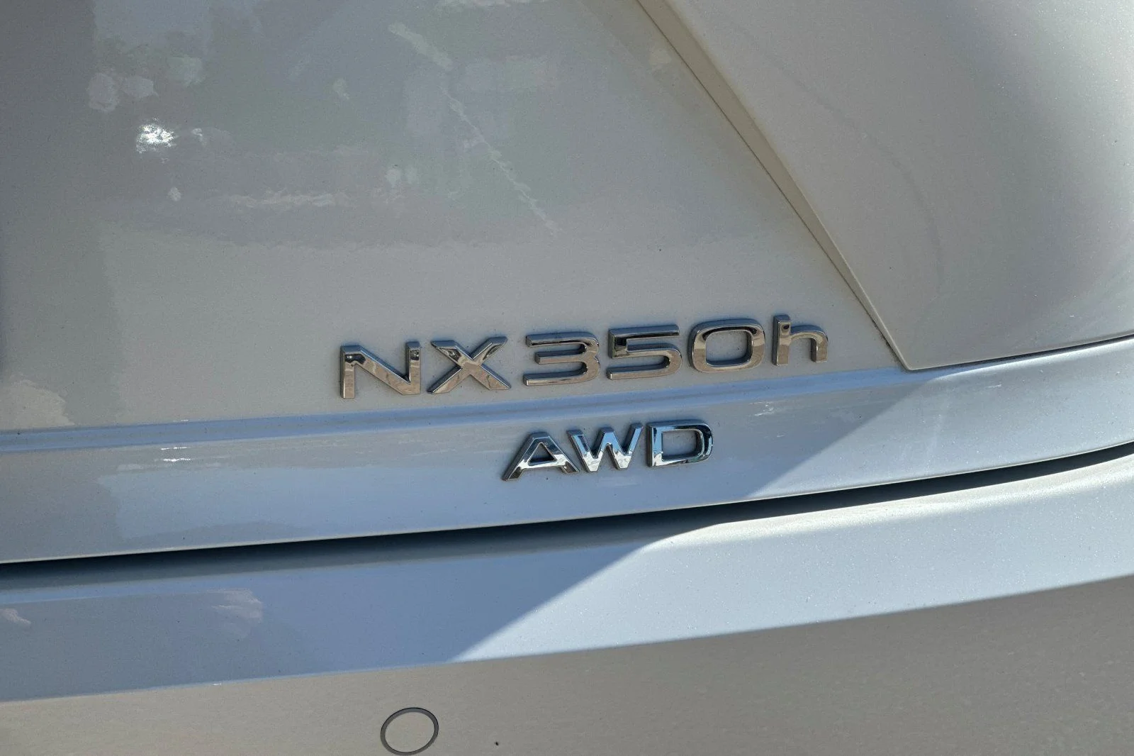 Used 2025 White Pearl Lexus 350h Base image 21