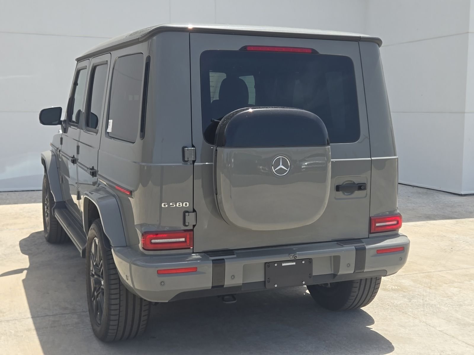 Certified Used 2025 Gray Mercedes-Benz G 580 image 7
