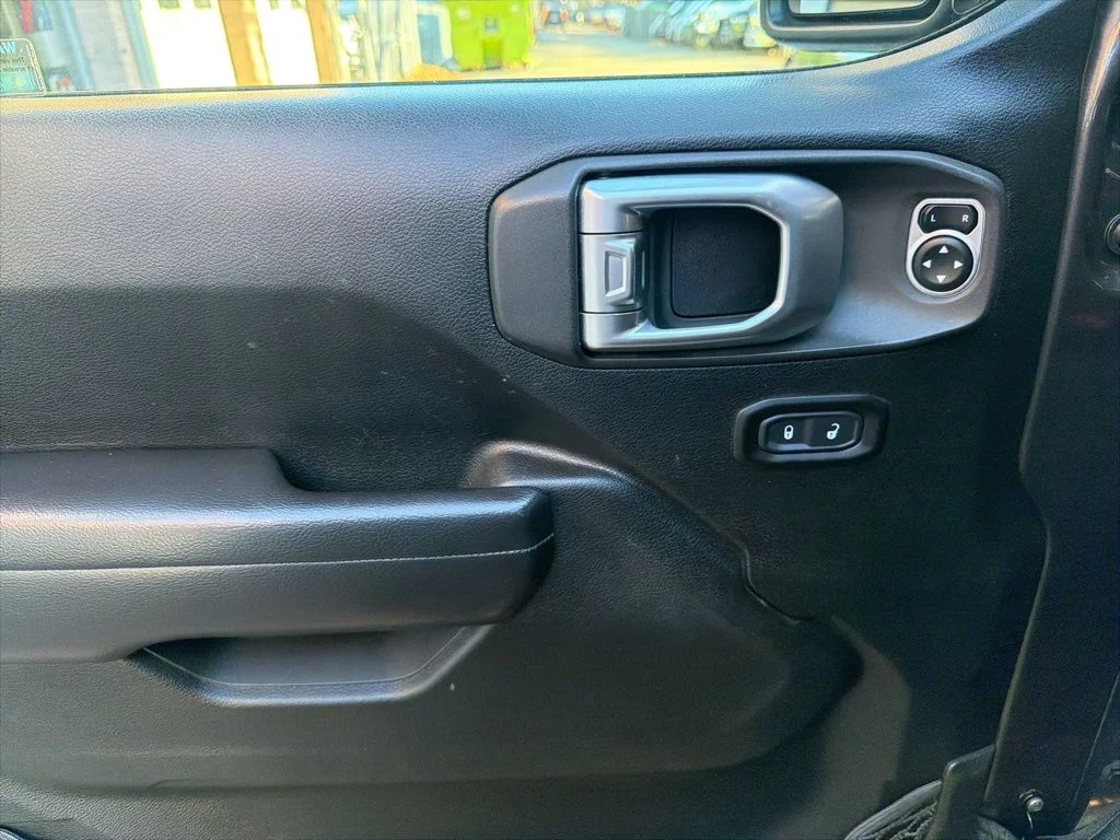 Used 2020 Gray Jeep Sport image 12