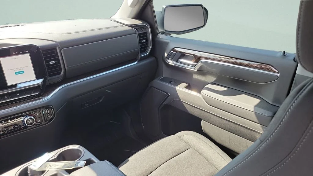 New 2026 Summit White GMC SLE image 16