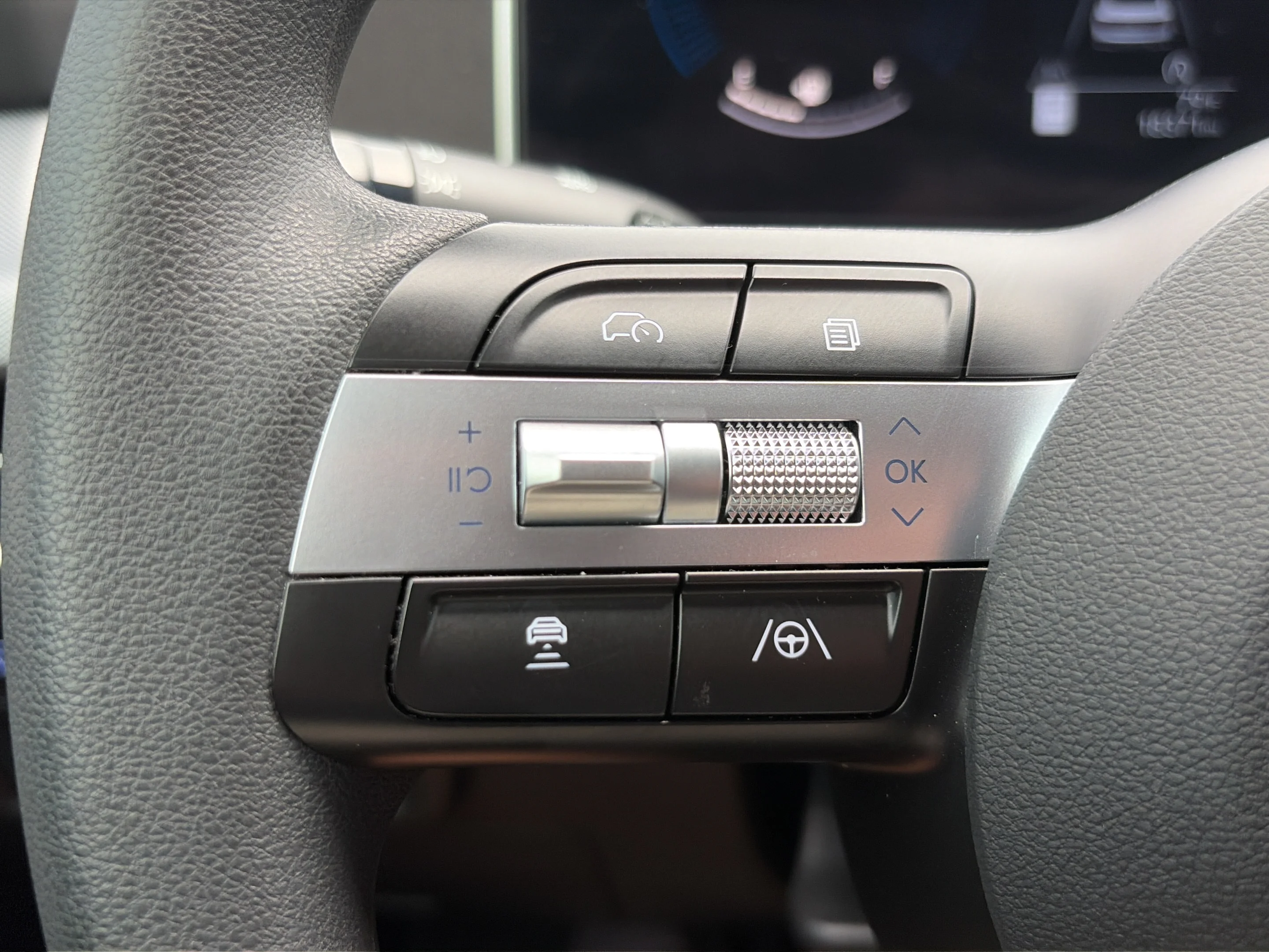 Used 2025 Carbon Blue Hyundai SE image 23