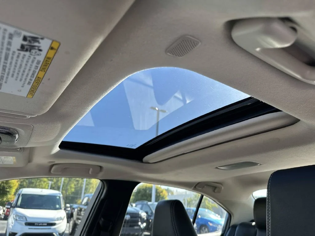 Certified Used 2025  Toyota XLE image 28