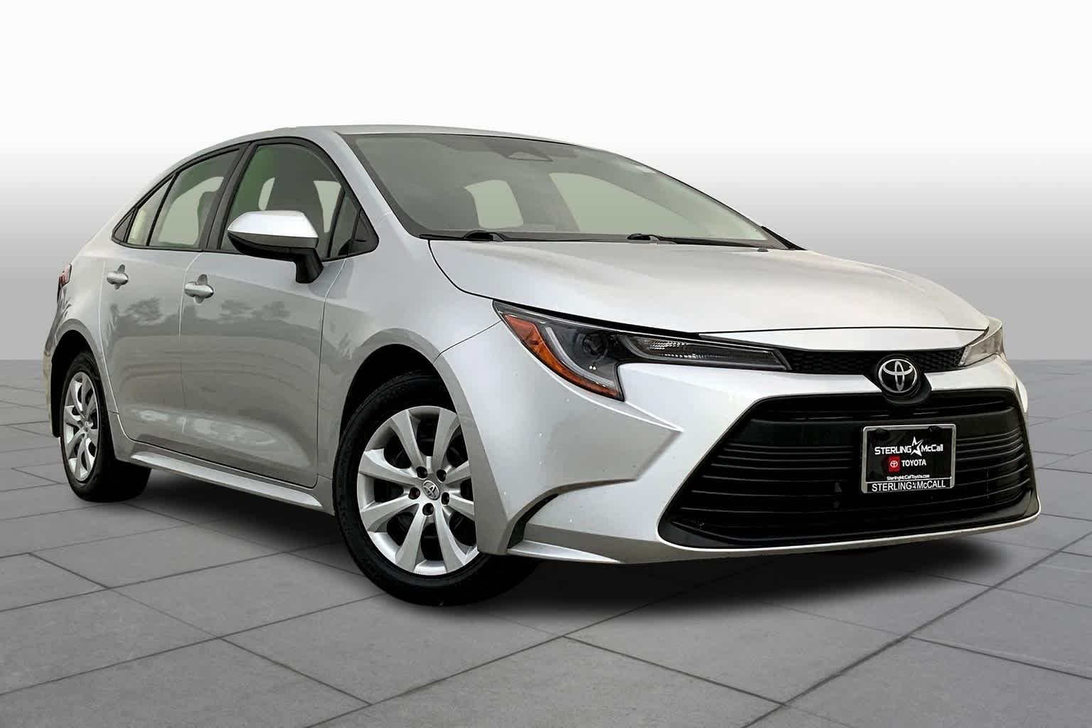Used 2023 Classic Silver Metallic Toyota LE image 3